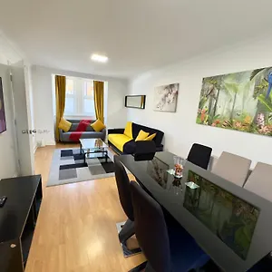 3 Bedrooms 3 Bathrooms Spacious House, Reception, Kitchen, Garden, Parking Appartement Londres