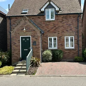 Hotdog House Filey Detached Pet Friendly Eco-house Hunmanby